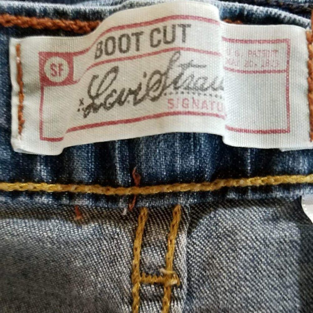 Signature Levi's Boot Cut Jeans Size 14 - Picture 3 of 11